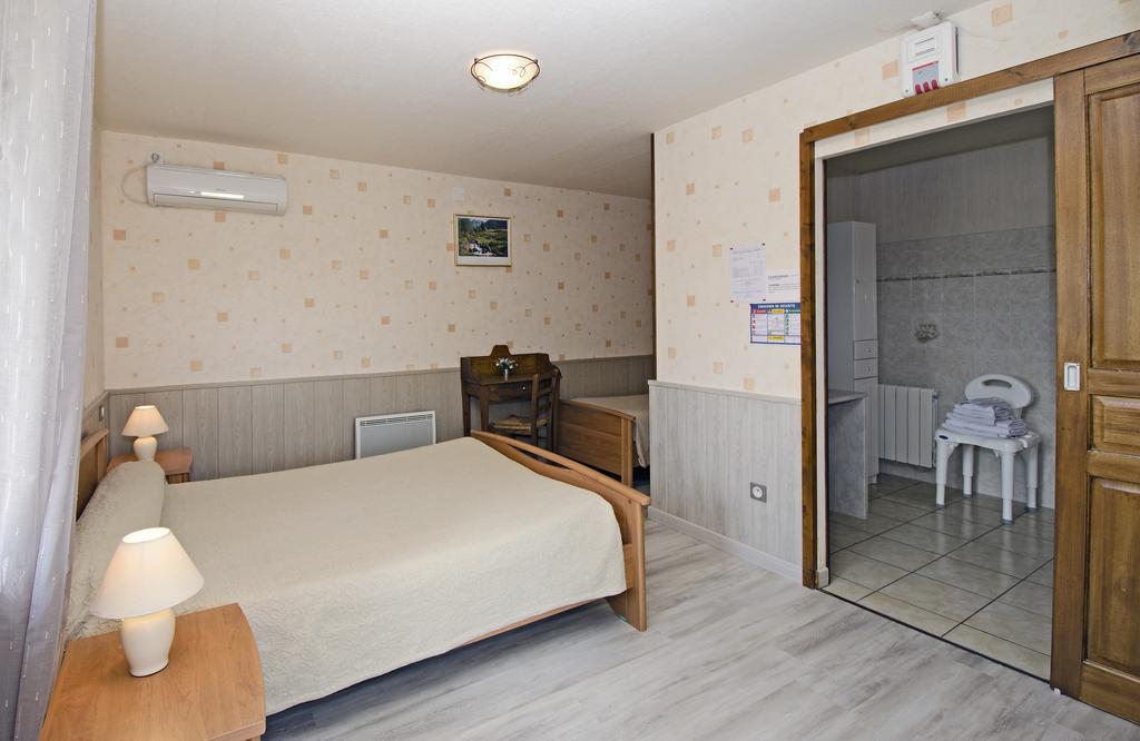 La Table Du Chaffour Hotel Saint-Geniès-Bellevue Екстериор снимка