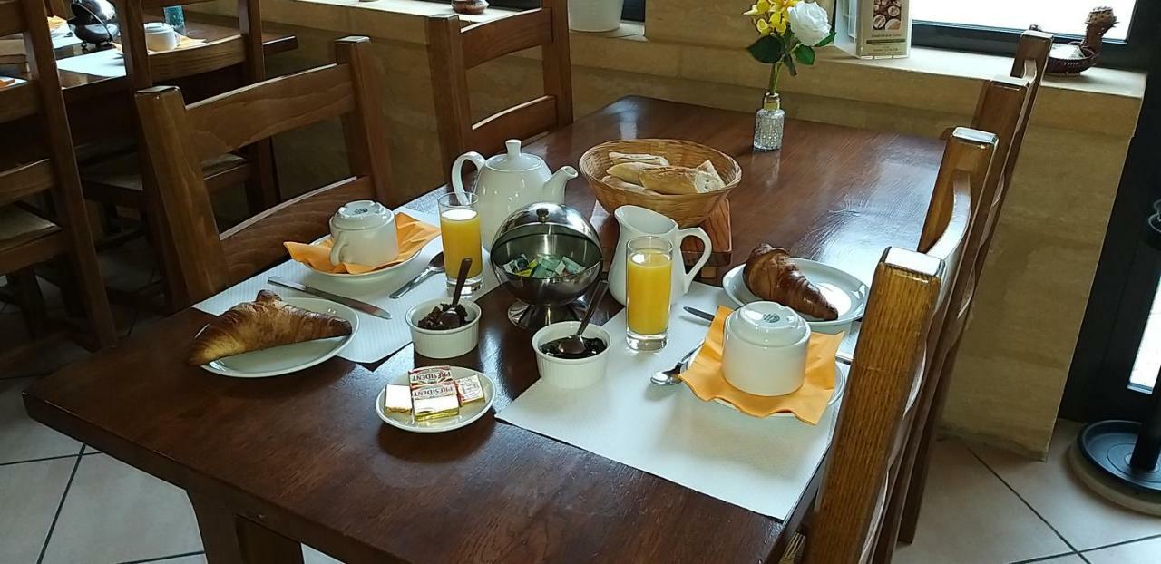 La Table Du Chaffour Hotel Saint-Geniès-Bellevue Екстериор снимка